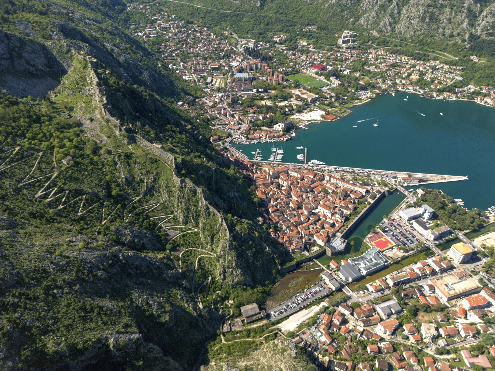 Luxar - Rent a Car Crna Gora
